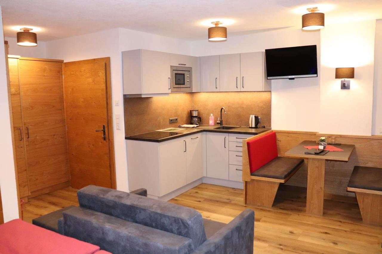 Ferienwohnung Haus Alpenflora Flirsch Exterior foto