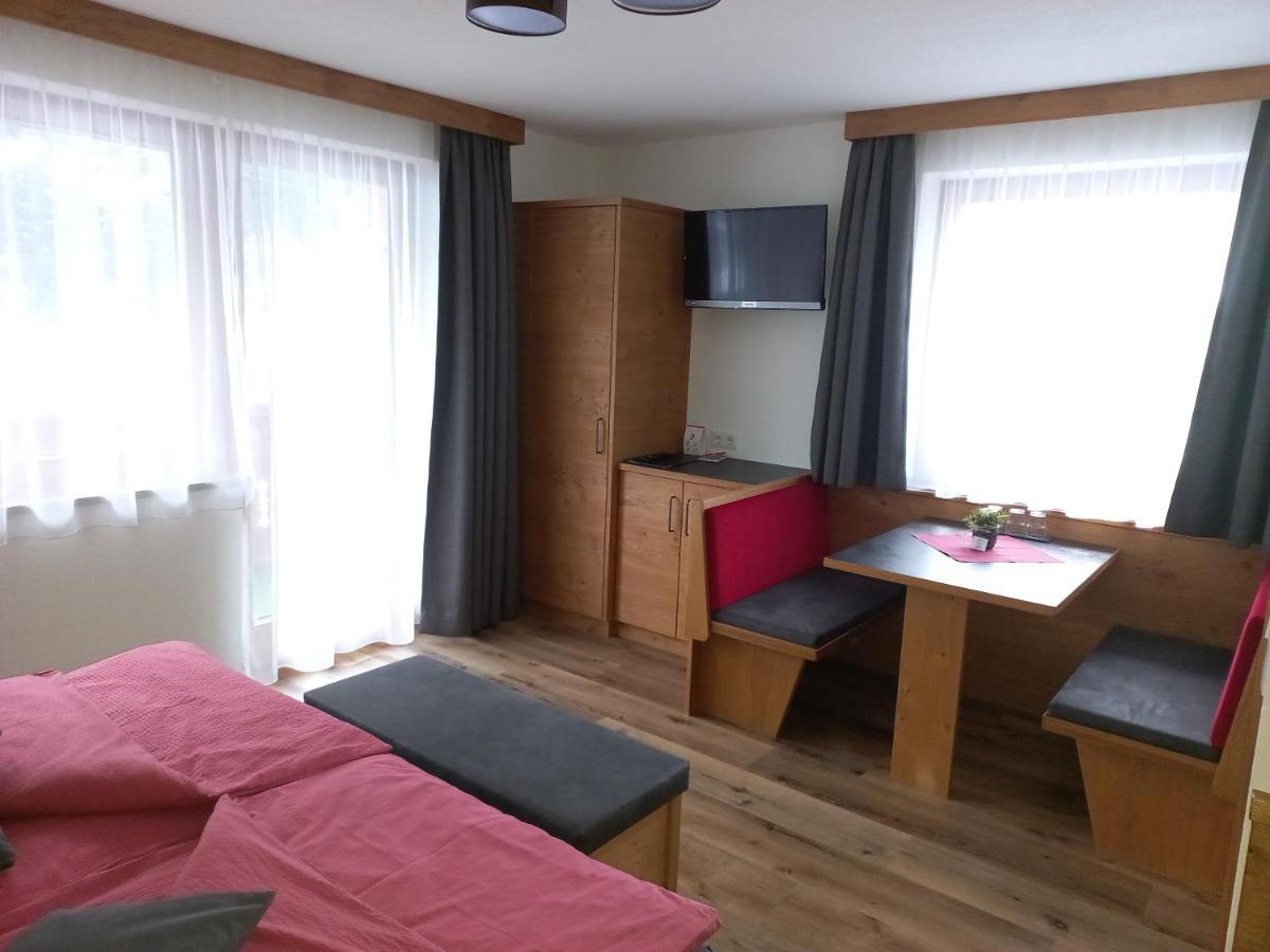 Ferienwohnung Haus Alpenflora Flirsch Exterior foto