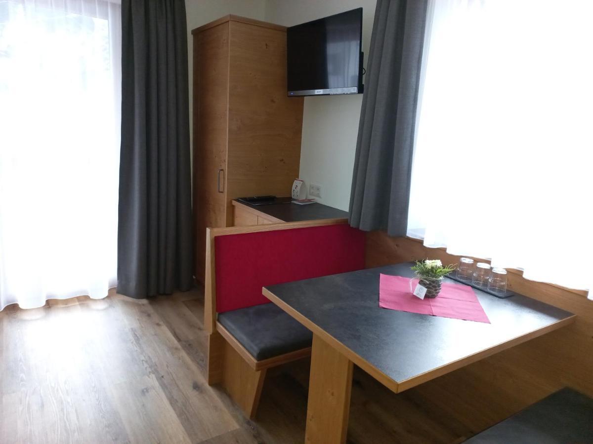 Ferienwohnung Haus Alpenflora Flirsch Exterior foto