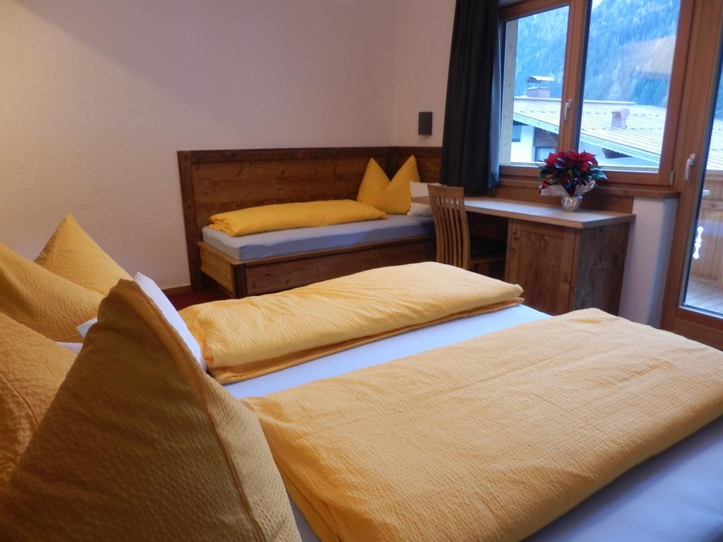 Ferienwohnung Haus Alpenflora Flirsch Exterior foto