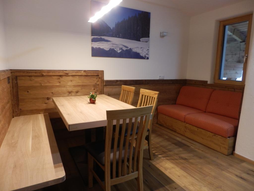 Ferienwohnung Haus Alpenflora Flirsch Exterior foto