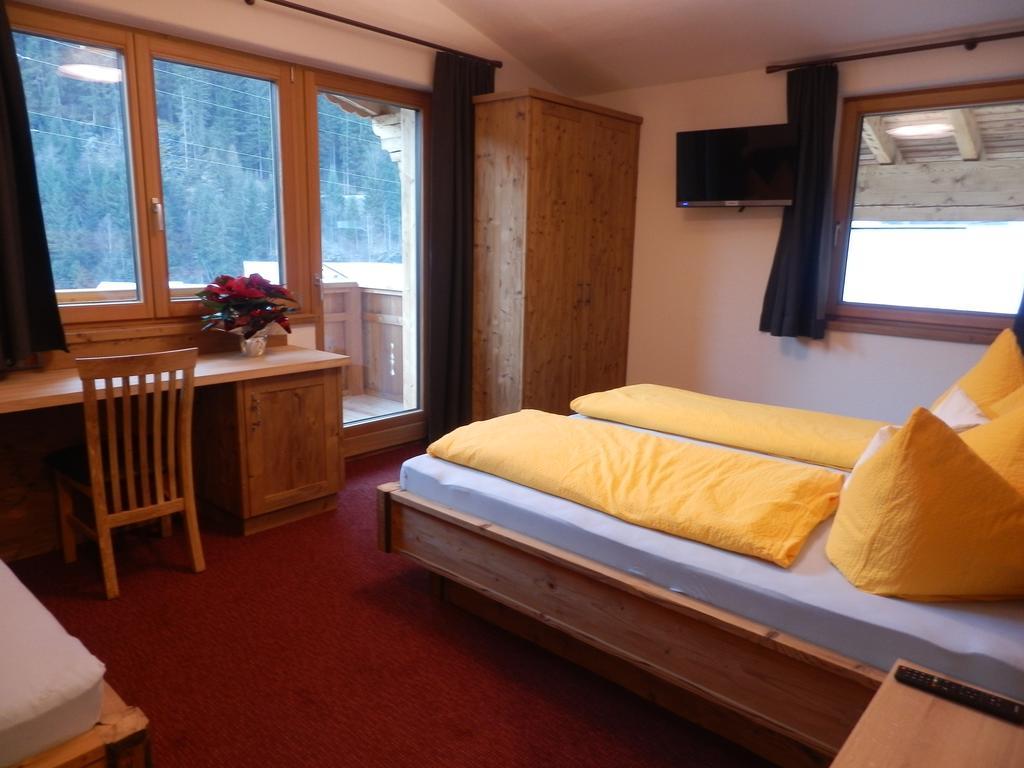 Ferienwohnung Haus Alpenflora Flirsch Exterior foto