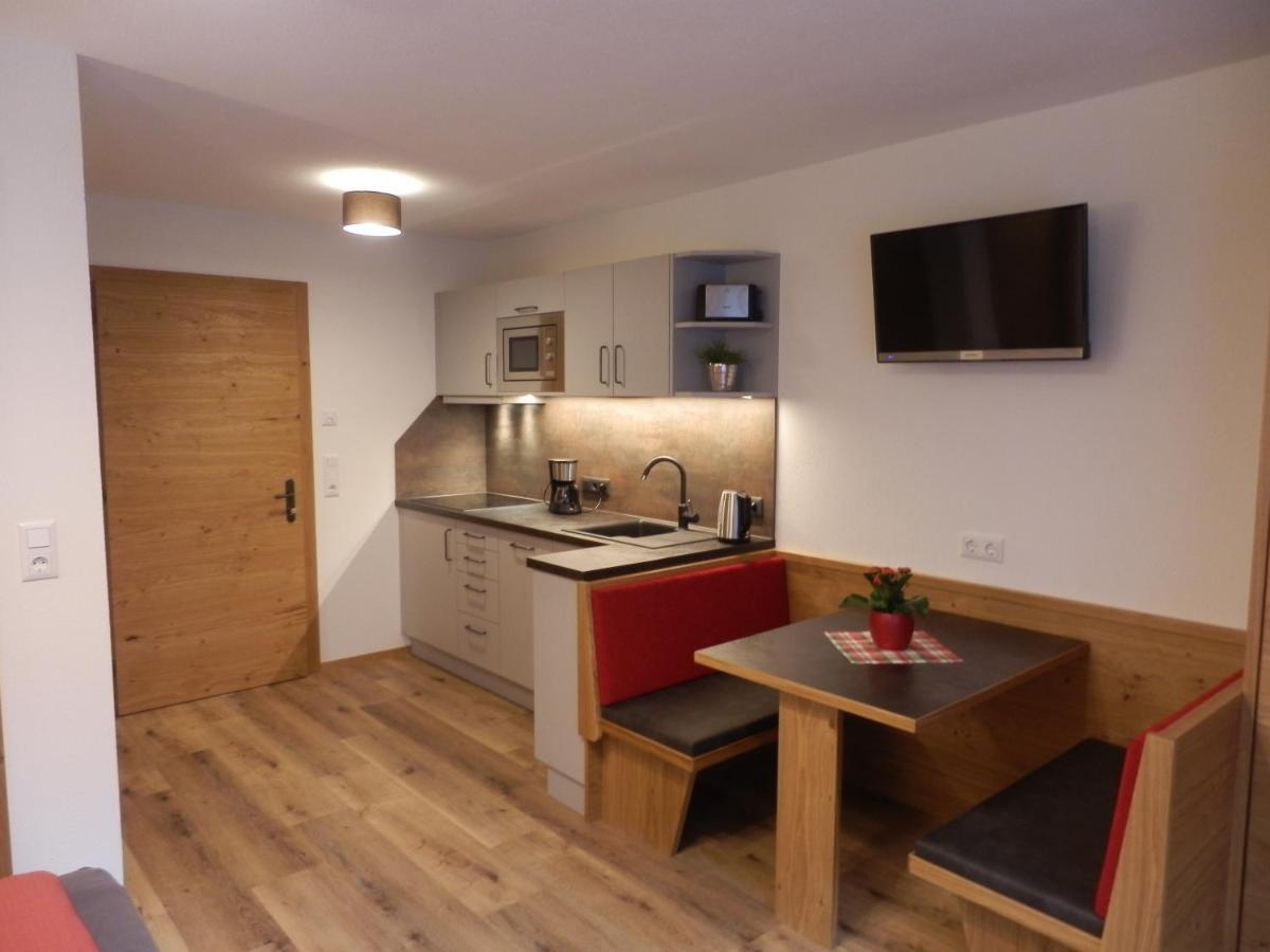 Ferienwohnung Haus Alpenflora Flirsch Exterior foto