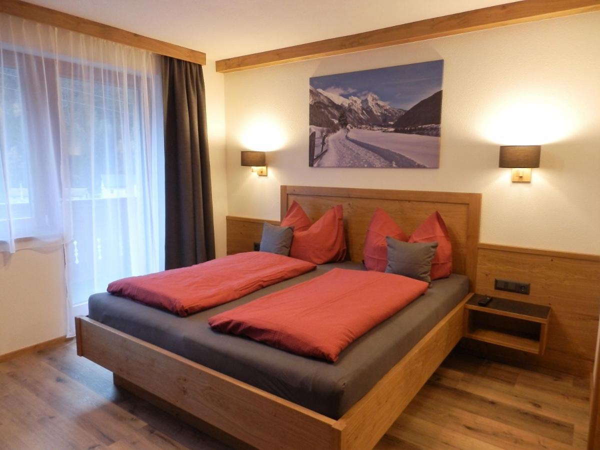Ferienwohnung Haus Alpenflora Flirsch Exterior foto